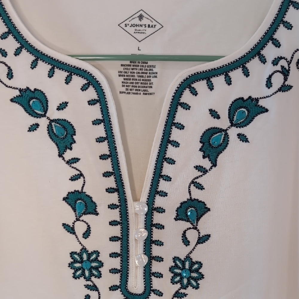 St. John's Bay | NWT Ivory With Teal Embroidery 3/4 Sleeve Top Size L - Picture 3 of 7